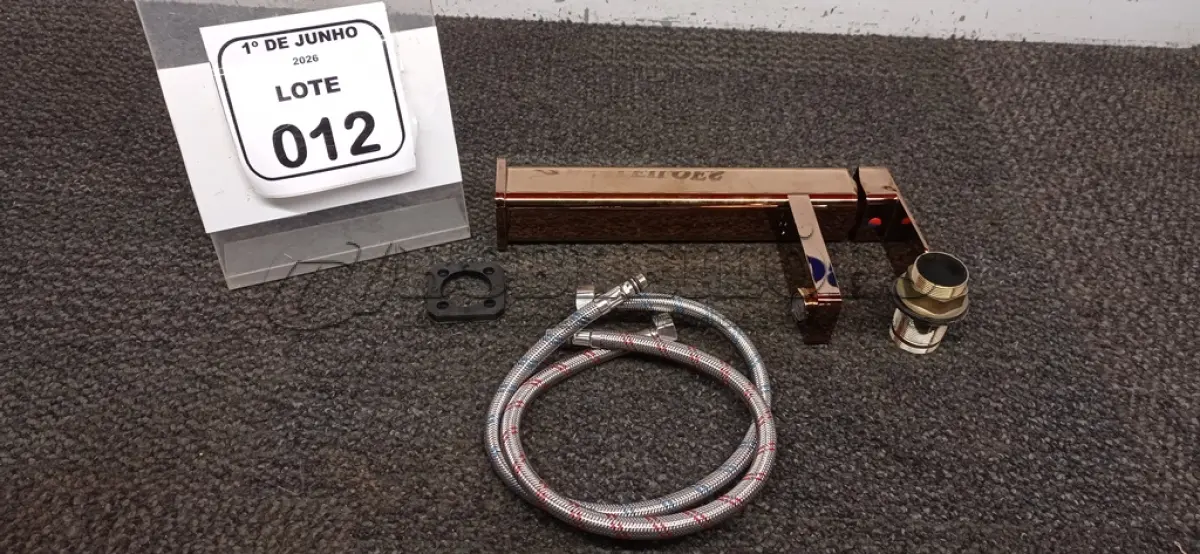 LOTE 012 - 01 TORNEIRA MISTURADOR MARCA PRIZI COM ACESSÓRIOS. (NO ESTADO) ATENÇÃO! FAZER A VISITAÇÃO ANTES DE ARREMATAR, NÃO SABEMOS SE FUNCIONA, LEILÃO NÃO TEM GARANTIA E NEM DEVOLUÇÃO, SUJEITO A POSSÍVEIS AVARIAS VISÍVEIS/OCULTAS E/OU AUSÊNCIA DE COMPONENTES.