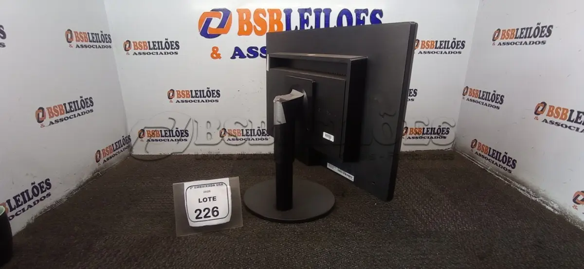 LOTE 226 - 01 MONITOR 22” MARCA SAMSUNG. (NO ESTADO EM QUE SE ENCONTRA. SUJEITO A AVARIAS OCULTAS/VISÍVEIS.) AV9549R