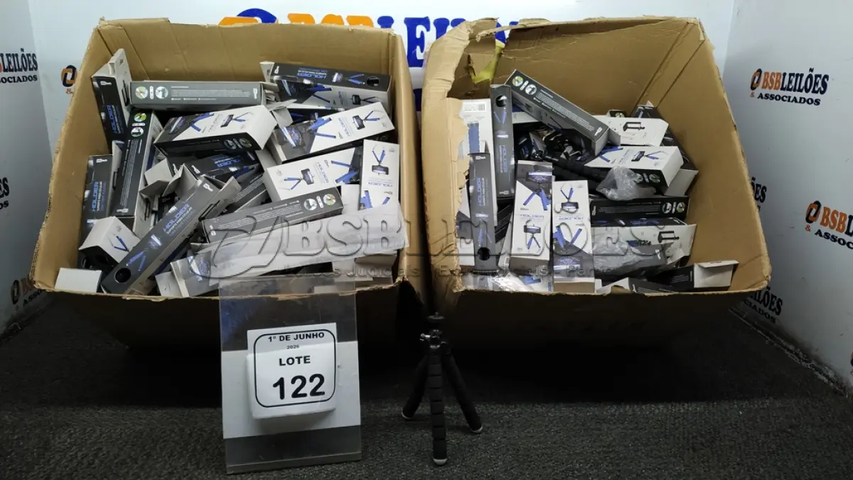 LOTE 122 - 01 LOTE COM GRANDE QUANTIDADE DE TRIPÉS PARA CELULAR. (NO ESTADO) ATENÇÃO! FAZER A VISITAÇÃO ANTES DE ARREMATAR, NÃO SABEMOS SE FUNCIONA, LEILÃO NÃO TEM GARANTIA E NEM DEVOLUÇÃO, SUJEITO A POSSÍVEIS AVARIAS VISÍVEIS/OCULTAS E/OU AUSÊNCIA DE COMPONENTES.