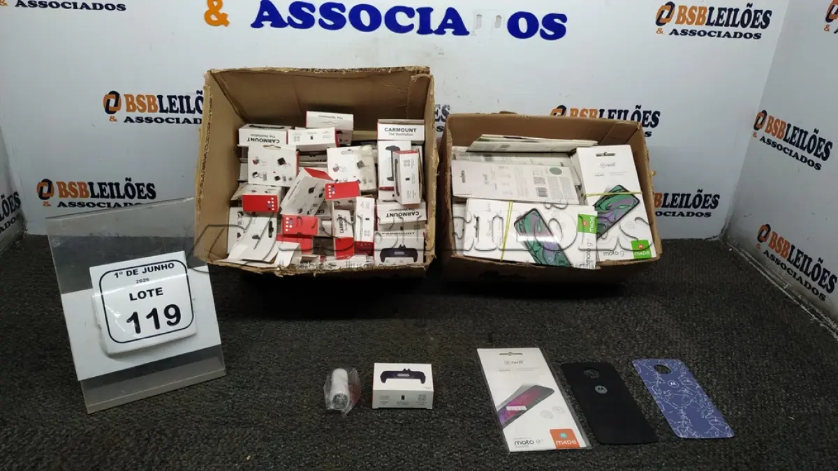 LOTE 119 - 01 LOTE COM GRANDE QUANTIDADE DE PELÍCULAS DE CELULAR E SUPORTES PARA CELULARES. (NO ESTADO) ATENÇÃO! FAZER A VISITAÇÃO ANTES DE ARREMATAR, NÃO SABEMOS SE FUNCIONA, LEILÃO NÃO TEM GARANTIA E NEM DEVOLUÇÃO, SUJEITO A POSSÍVEIS AVARIAS VISÍVEIS/OCULTAS E/OU AUSÊNCIA DE COMPONENTES.