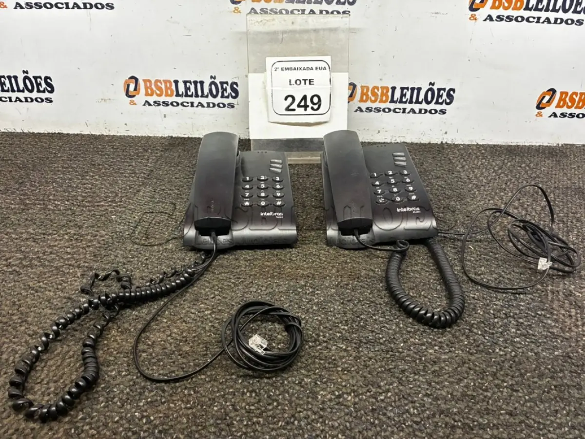 LOTE 249 - 02 APARELHOS DE TELEFONE. (NO ESTADO EM QUE SE ENCONTRA. SUJEITO A AVARIAS OCULTAS/VISÍVEIS.)