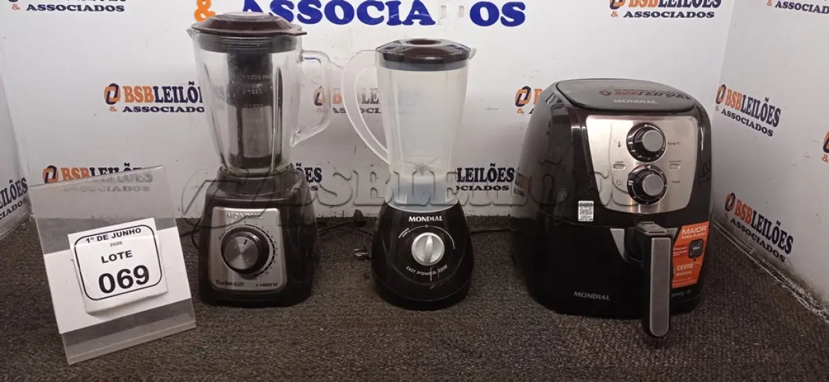LOTE 069 - 01 AIR FRYER 4L220V MARCA MONDIAL E 02 LIQUIDIFICADORES 220V MARCA MONDIAL. (NO ESTADO) ATENÇÃO! FAZER A VISITAÇÃO ANTES DE ARREMATAR, NÃO SABEMOS SE FUNCIONA, LEILÃO NÃO TEM GARANTIA E NEM DEVOLUÇÃO, SUJEITO A POSSÍVEIS AVARIAS VISÍVEIS/OCULTAS E/OU AUSÊNCIA DE COMPONENTES.