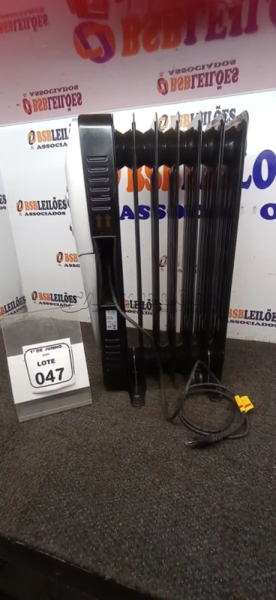 LOTE 047 - 01 AQUECEDOR DE AR 220V MARCA MONDIAL. (NO ESTADO) ATENÇÃO! FAZER A VISITAÇÃO ANTES DE ARREMATAR, NÃO SABEMOS SE FUNCIONA, LEILÃO NÃO TEM GARANTIA E NEM DEVOLUÇÃO, SUJEITO A POSSÍVEIS AVARIAS VISÍVEIS/OCULTAS E/OU AUSÊNCIA DE COMPONENTES.