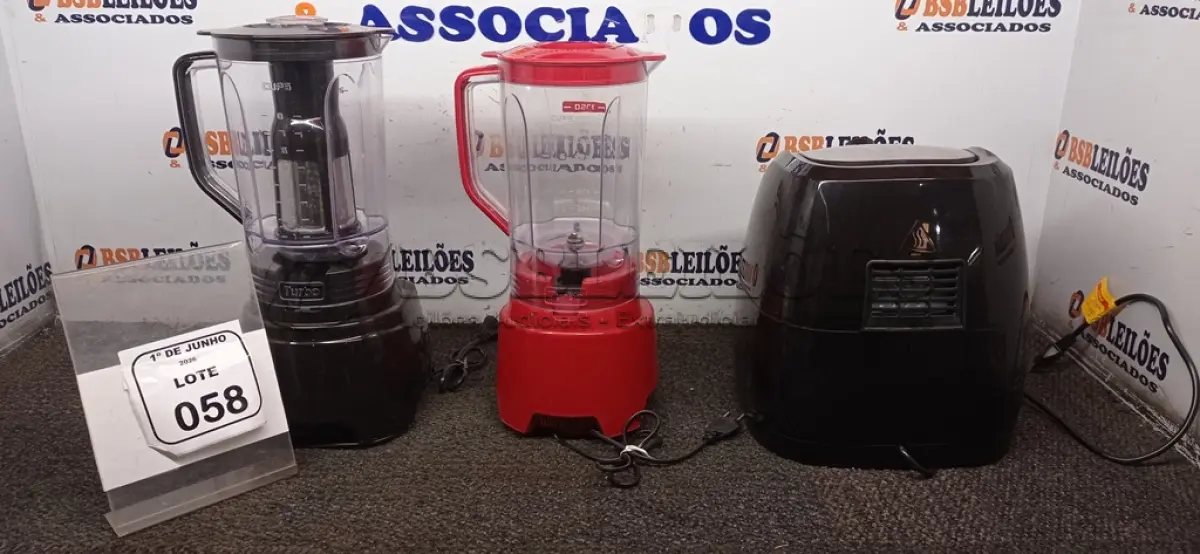 LOTE 058 - 02 LIQUIDIFICADORES MARCA MONDIAL E 01 AIR FRYER 4L 220V MARCA MONDIAL. (NO ESTADO) ATENÇÃO! FAZER A VISITAÇÃO ANTES DE ARREMATAR, NÃO SABEMOS SE FUNCIONA, LEILÃO NÃO TEM GARANTIA E NEM DEVOLUÇÃO, SUJEITO A POSSÍVEIS AVARIAS VISÍVEIS/OCULTAS E/OU AUSÊNCIA DE COMPONENTES.