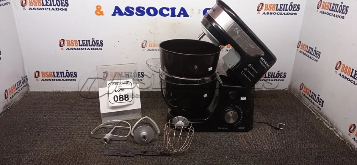 LOTE 088 - 01 BATEDEIRA PLANETÁRIA E 01 AIR FRYER 3,2L MARCA MONDIAL. (NO ESTADO) ATENÇÃO! FAZER A VISITAÇÃO ANTES DE ARREMATAR, NÃO SABEMOS SE FUNCIONA, LEILÃO NÃO TEM GARANTIA E NEM DEVOLUÇÃO, SUJEITO A POSSÍVEIS AVARIAS VISÍVEIS/OCULTAS E/OU AUSÊNCIA DE COMPONENTES.