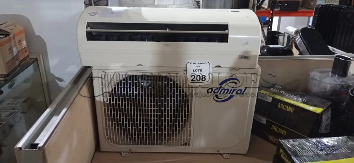 LOTE 208 - 01 AR CONDICIONADO DE 9.000 BTU/H MARCA ADMIRAL. (NO ESTADO) ATENÇÃO! FAZER A VISITAÇÃO ANTES DE ARREMATAR, NÃO SABEMOS SE FUNCIONA, LEILÃO NÃO TEM GARANTIA E NEM DEVOLUÇÃO, SUJEITO A POSSÍVEIS AVARIAS VISÍVEIS/OCULTAS E/OU AUSÊNCIA DE COMPONENTES.