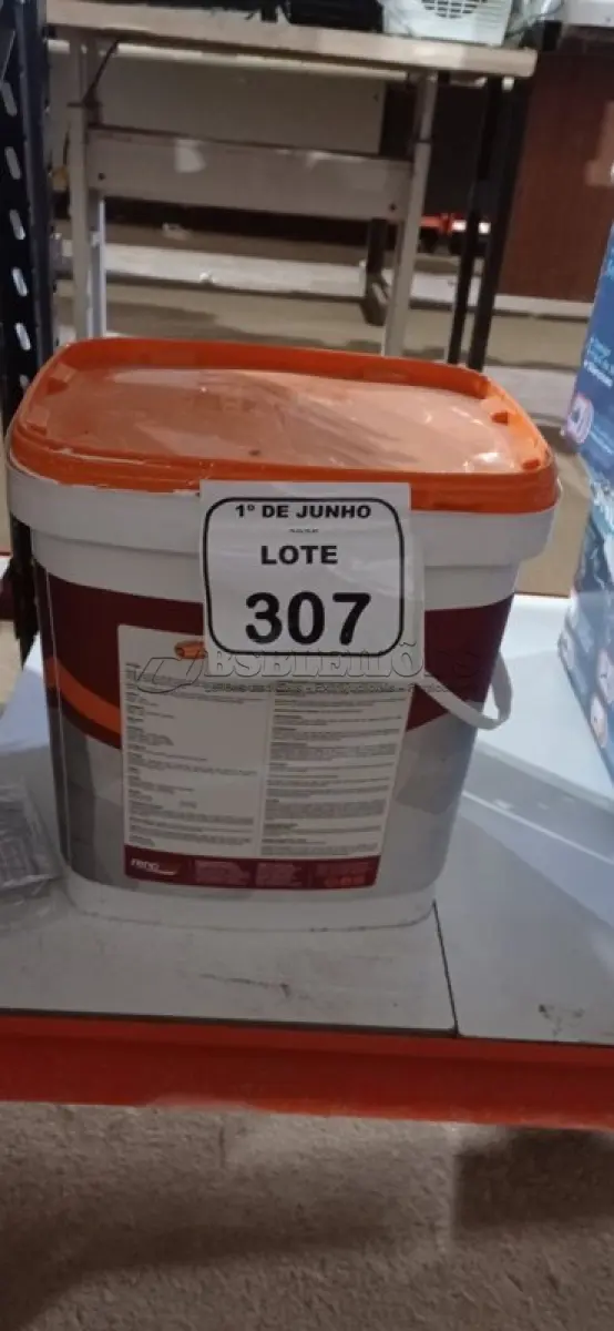 LOTE 307 - 01 BALDE DE TINTA 16L MARCA RENOCRIL. (NO ESTADO) ATENÇÃO! FAZER A VISITAÇÃO ANTES DE ARREMATAR, NÃO SABEMOS SE FUNCIONA, LEILÃO NÃO TEM GARANTIA E NEM DEVOLUÇÃO, SUJEITO A POSSÍVEIS AVARIAS VISÍVEIS/OCULTAS E/OU AUSÊNCIA DE COMPONENTES.