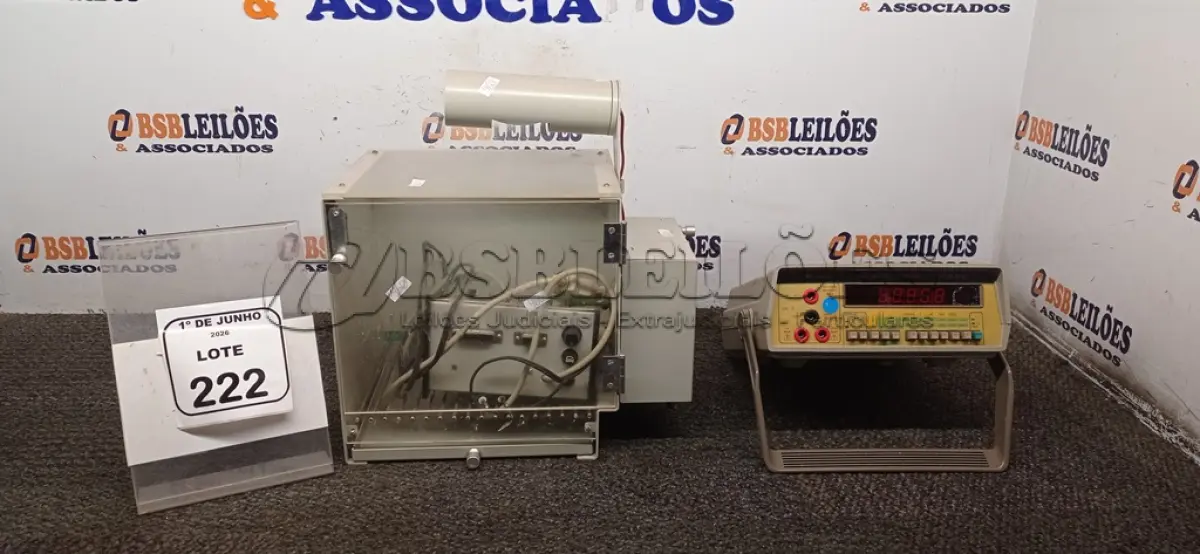 LOTE 222 - 01 MULTÍMETRO ANALÓGICO MODELO MDM-8145 MARCA MINPA E 01 CAIXA DE CONDICIONAMENTO ANIMAL MODELO EP-102 COM PAINEL DE CONTROLE MODELO CS 0199 110V. (NO ESTADO) ATENÇÃO! FAZER A VISITAÇÃO ANTES DE ARREMATAR, NÃO SABEMOS SE FUNCIONA, LEILÃO NÃO TEM GARANTIA E NEM DEVOLUÇÃO, SUJEITO A POSSÍVEIS AVARIAS VISÍVEIS/OCULTAS E/OU AUSÊNCIA DE COMPONENTES.