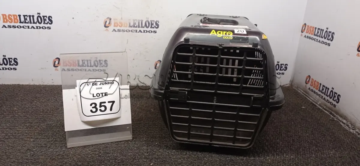 LOTE 357 - 01 CASA DE TRANSPORTE PARA PETS MARCA AGRO SHOP. (NO ESTADO) ATENÇÃO! FAZER A VISITAÇÃO ANTES DE ARREMATAR, NÃO SABEMOS SE FUNCIONA, LEILÃO NÃO TEM GARANTIA E NEM DEVOLUÇÃO, SUJEITO A POSSÍVEIS AVARIAS VISÍVEIS/OCULTAS E/OU AUSÊNCIA DE COMPONENTES.