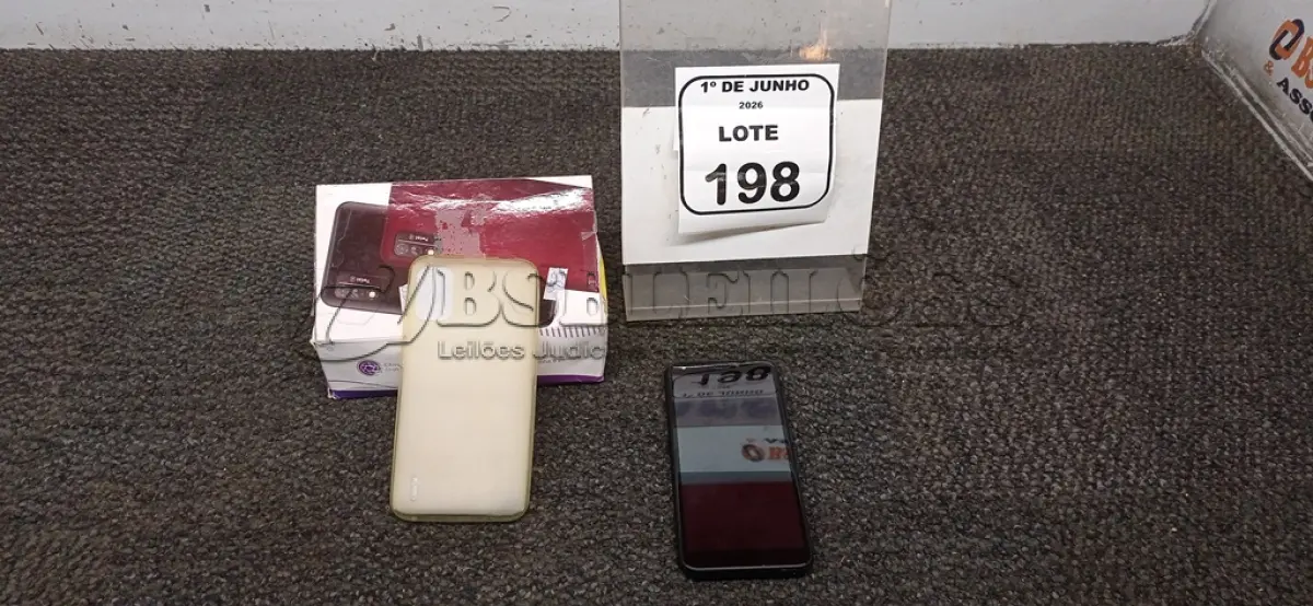LOTE 198 - 01 SMARTPHONE MODELO TWIST MARCA POSITIVO. (NO ESTADO) ATENÇÃO! FAZER A VISITAÇÃO ANTES DE ARREMATAR, NÃO SABEMOS SE FUNCIONA, LEILÃO NÃO TEM GARANTIA E NEM DEVOLUÇÃO, SUJEITO A POSSÍVEIS AVARIAS VISÍVEIS/OCULTAS E/OU AUSÊNCIA DE COMPONENTES.