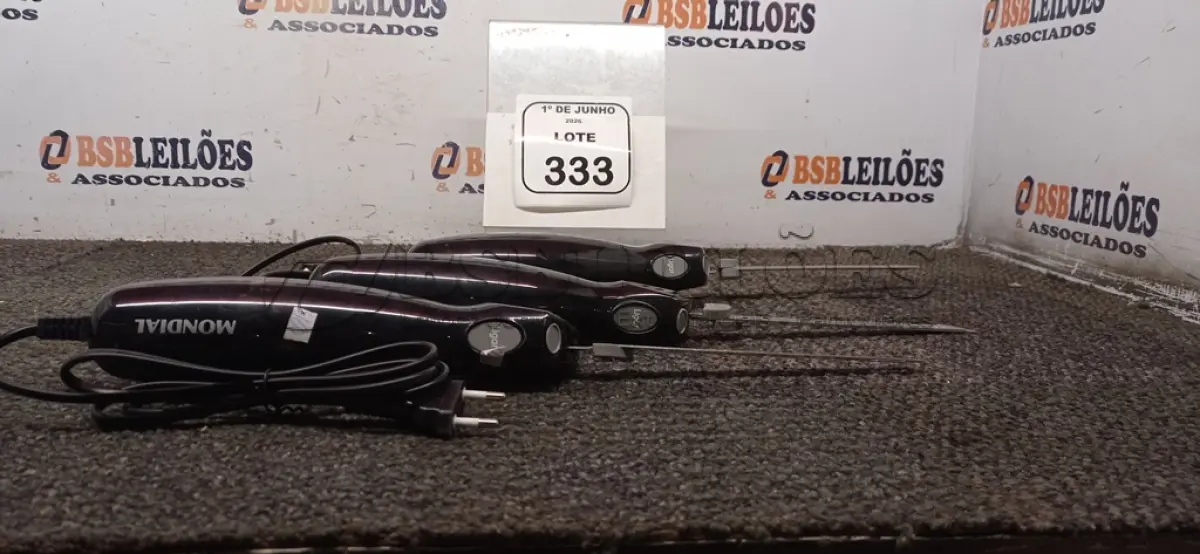 LOTE 333 - 03 FACAS ELÉTRICAS 220V MARCA MONDIAL. (NO ESTADO) ATENÇÃO! FAZER A VISITAÇÃO ANTES DE ARREMATAR, NÃO SABEMOS SE FUNCIONA, LEILÃO NÃO TEM GARANTIA E NEM DEVOLUÇÃO, SUJEITO A POSSÍVEIS AVARIAS VISÍVEIS/OCULTAS E/OU AUSÊNCIA DE COMPONENTES.