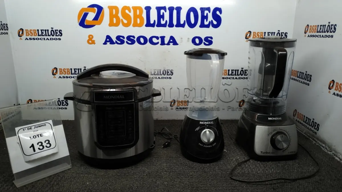LOTE 133 - 01 PANELA DE PRESSÃO 220V MARCA MONDIAL E 02 LIQUIDIFICADORES 220V MARCA MONDIAL. (NO ESTADO) ATENÇÃO! FAZER A VISITAÇÃO ANTES DE ARREMATAR, NÃO SABEMOS SE FUNCIONA, LEILÃO NÃO TEM GARANTIA E NEM DEVOLUÇÃO, SUJEITO A POSSÍVEIS AVARIAS VISÍVEIS/OCULTAS E/OU AUSÊNCIA DE COMPONENTES.