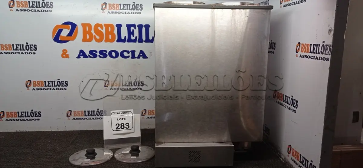 LOTE 283 - 01 CAFETEIRA INDUSTRIAL EM INOX MARCA MARCHESONI. (NO ESTADO) ATENÇÃO! FAZER A VISITAÇÃO ANTES DE ARREMATAR, NÃO SABEMOS SE FUNCIONA, LEILÃO NÃO TEM GARANTIA E NEM DEVOLUÇÃO, SUJEITO A POSSÍVEIS AVARIAS VISÍVEIS/OCULTAS E/OU AUSÊNCIA DE COMPONENTES.