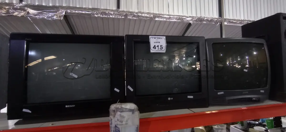 LOTE 415 - 03 TVS DE TUBO MARCAS SEMP, LG E SANYO. (NO ESTADO) ATENÇÃO! FAZER A VISITAÇÃO ANTES DE ARREMATAR, NÃO SABEMOS SE FUNCIONA, LEILÃO NÃO TEM GARANTIA E NEM DEVOLUÇÃO, SUJEITO A POSSÍVEIS AVARIAS VISÍVEIS/OCULTAS E/OU AUSÊNCIA DE COMPONENTES.