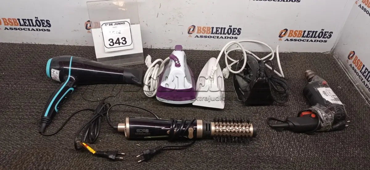 LOTE 343 - 03 FERROS DE PASSAR MODELOS DIVERSOS MARCA MONDIAL, 01 SECADOR DE CABELO, 01 ESCOVA DE CABELO ELÉTRICA E 01 FURADEIRA 220V MARCA MONDIAL. (NO ESTADO) ATENÇÃO! FAZER A VISITAÇÃO ANTES DE ARREMATAR, NÃO SABEMOS SE FUNCIONA, LEILÃO NÃO TEM GARANTIA E NEM DEVOLUÇÃO, SUJEITO A POSSÍVEIS AVARIAS VISÍVEIS/OCULTAS E/OU AUSÊNCIA DE COMPONENTES.