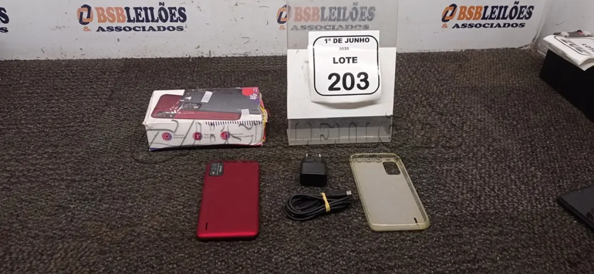 LOTE 203 - 01 SMARTPHONE MODELO TWIST MARCA POSITIVO. (NO ESTADO) ATENÇÃO! FAZER A VISITAÇÃO ANTES DE ARREMATAR, NÃO SABEMOS SE FUNCIONA, LEILÃO NÃO TEM GARANTIA E NEM DEVOLUÇÃO, SUJEITO A POSSÍVEIS AVARIAS VISÍVEIS/OCULTAS E/OU AUSÊNCIA DE COMPONENTES.