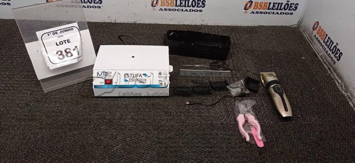 LOTE 381 - 01 MÁQUINA DE CORTAR PELOS DE PETS E 01 ESTUFA DE ESTERILIZAÇÃO PARA MANICURE. (NO ESTADO) ATENÇÃO! FAZER A VISITAÇÃO ANTES DE ARREMATAR, NÃO SABEMOS SE FUNCIONA, LEILÃO NÃO TEM GARANTIA E NEM DEVOLUÇÃO, SUJEITO A POSSÍVEIS AVARIAS VISÍVEIS/OCULTAS E/OU AUSÊNCIA DE COMPONENTES.