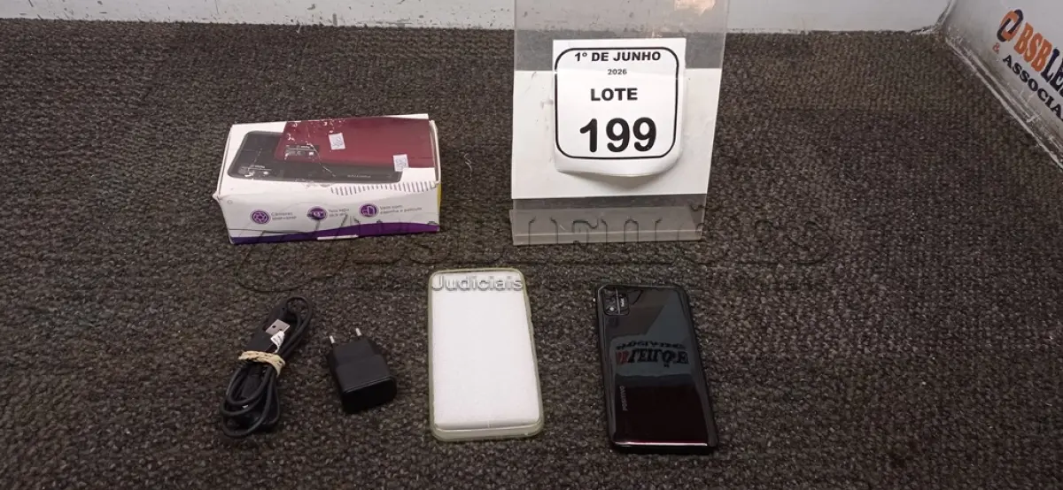 LOTE 199 - 01 SMARTPHONE MODELO TWIST MARCA POSITIVO. (NO ESTADO) ATENÇÃO! FAZER A VISITAÇÃO ANTES DE ARREMATAR, NÃO SABEMOS SE FUNCIONA, LEILÃO NÃO TEM GARANTIA E NEM DEVOLUÇÃO, SUJEITO A POSSÍVEIS AVARIAS VISÍVEIS/OCULTAS E/OU AUSÊNCIA DE COMPONENTES.