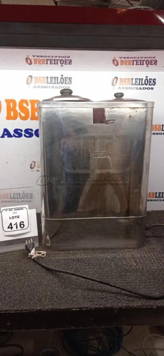 LOTE 416 - 01 CAFETEIRA INDUSTRIAL EM INOX. (NO ESTADO) ATENÇÃO! FAZER A VISITAÇÃO ANTES DE ARREMATAR, NÃO SABEMOS SE FUNCIONA, LEILÃO NÃO TEM GARANTIA E NEM DEVOLUÇÃO, SUJEITO A POSSÍVEIS AVARIAS VISÍVEIS/OCULTAS E/OU AUSÊNCIA DE COMPONENTES.