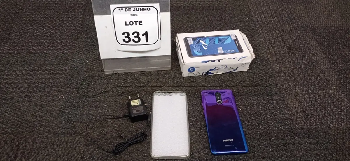 LOTE 331 - 01 SMARTPHONE COM CARREGADOR MODELO TWIST MARCA POSITIVO. (NO ESTADO) ATENÇÃO! FAZER A VISITAÇÃO ANTES DE ARREMATAR, NÃO SABEMOS SE FUNCIONA, LEILÃO NÃO TEM GARANTIA E NEM DEVOLUÇÃO, SUJEITO A POSSÍVEIS AVARIAS VISÍVEIS/OCULTAS E/OU AUSÊNCIA DE COMPONENTES.
