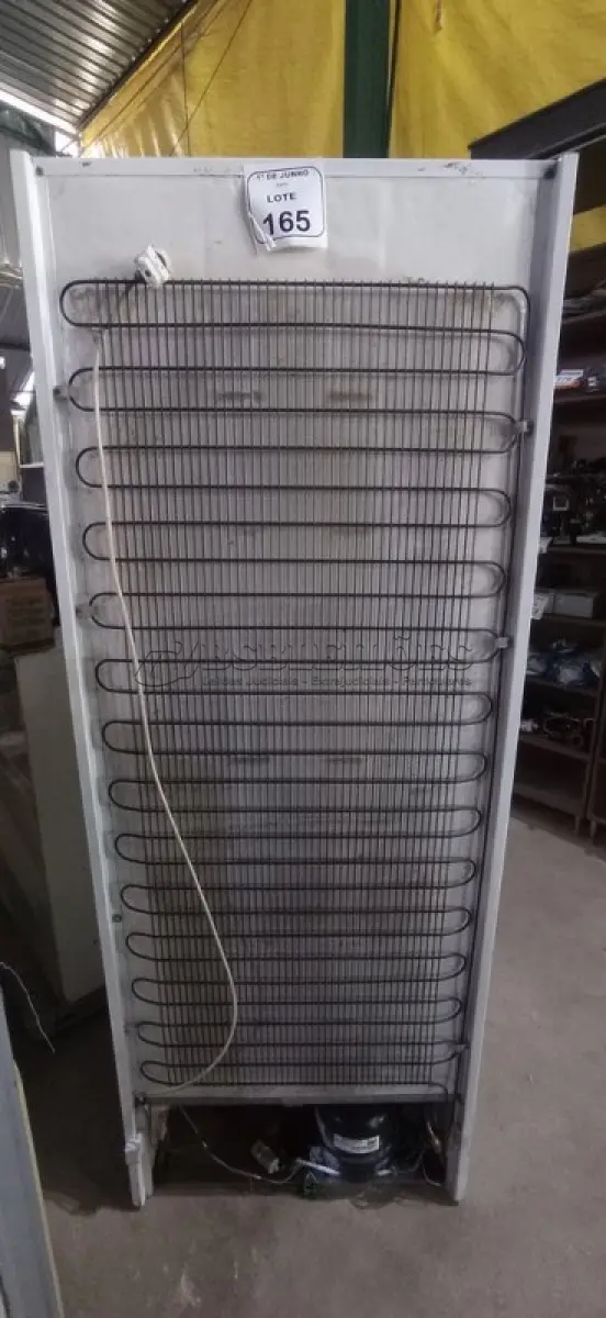 LOTE 165 - 01 GELADEIRA 460L MARCA CONTINENTAL. (NO ESTADO) ATENÇÃO! FAZER A VISITAÇÃO ANTES DE ARREMATAR, NÃO SABEMOS SE FUNCIONA, LEILÃO NÃO TEM GARANTIA E NEM DEVOLUÇÃO, SUJEITO A POSSÍVEIS AVARIAS VISÍVEIS/OCULTAS E/OU AUSÊNCIA DE COMPONENTES.