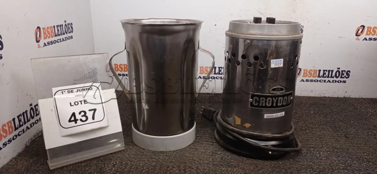 LOTE 437 - 01 BASE DE LIQUIDIFICADOR INDUSTRIAL E 01 COPO DE LIQUIDIFICADOR INDUSTRIAL. (NO ESTADO) ATENÇÃO! FAZER A VISITAÇÃO ANTES DE ARREMATAR, NÃO SABEMOS SE FUNCIONA, LEILÃO NÃO TEM GARANTIA E NEM DEVOLUÇÃO, SUJEITO A POSSÍVEIS AVARIAS VISÍVEIS/OCULTAS E/OU AUSÊNCIA DE COMPONENTES.