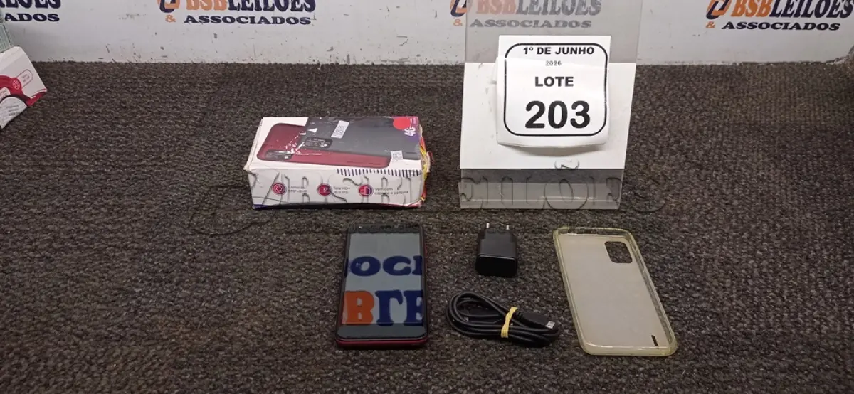 LOTE 203 - 01 SMARTPHONE MODELO TWIST MARCA POSITIVO. (NO ESTADO) ATENÇÃO! FAZER A VISITAÇÃO ANTES DE ARREMATAR, NÃO SABEMOS SE FUNCIONA, LEILÃO NÃO TEM GARANTIA E NEM DEVOLUÇÃO, SUJEITO A POSSÍVEIS AVARIAS VISÍVEIS/OCULTAS E/OU AUSÊNCIA DE COMPONENTES.