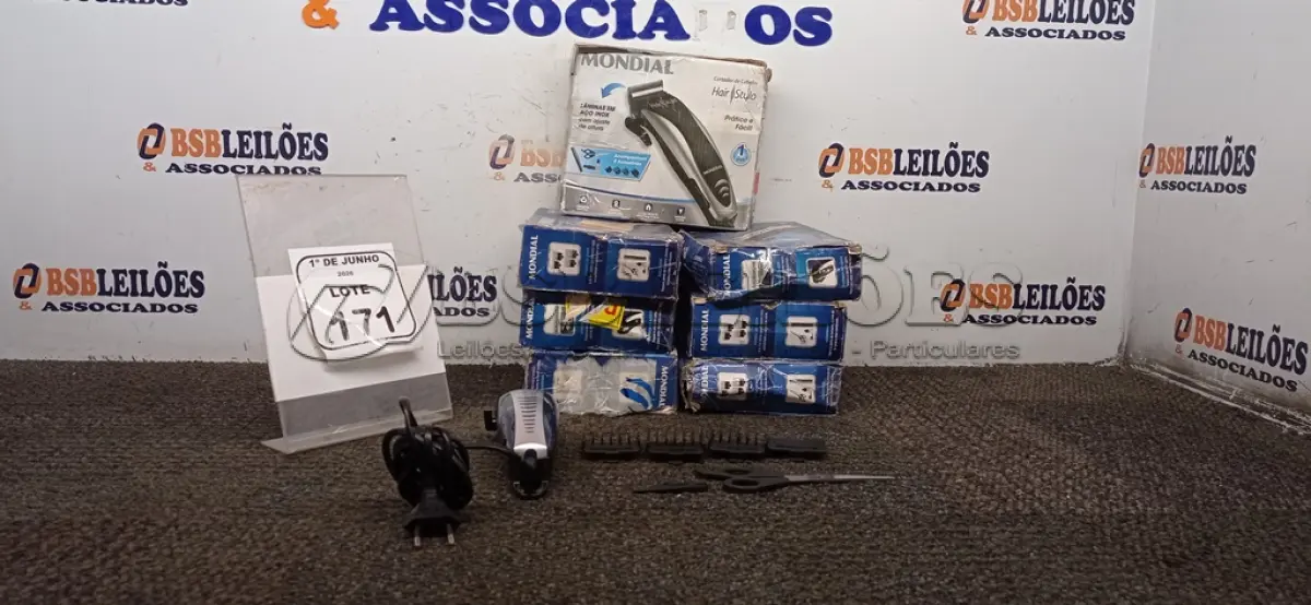 LOTE 171 - 08 MÁQUINAS DE CORTAR CABELO. (NO ESTADO) ATENÇÃO! FAZER A VISITAÇÃO ANTES DE ARREMATAR, NÃO SABEMOS SE FUNCIONA, LEILÃO NÃO TEM GARANTIA E NEM DEVOLUÇÃO, SUJEITO A POSSÍVEIS AVARIAS VISÍVEIS/OCULTAS E/OU AUSÊNCIA DE COMPONENTES.