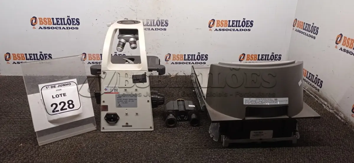 LOTE 228 - 01 MICROSCÓPIO INCOMPLETO E 01 BALANÇA COM LEITOR CHECKOUT MARCA DATALOGIC. (NO ESTADO) ATENÇÃO! FAZER A VISITAÇÃO ANTES DE ARREMATAR, NÃO SABEMOS SE FUNCIONA, LEILÃO NÃO TEM GARANTIA E NEM DEVOLUÇÃO, SUJEITO A POSSÍVEIS AVARIAS VISÍVEIS/OCULTAS E/OU AUSÊNCIA DE COMPONENTES.