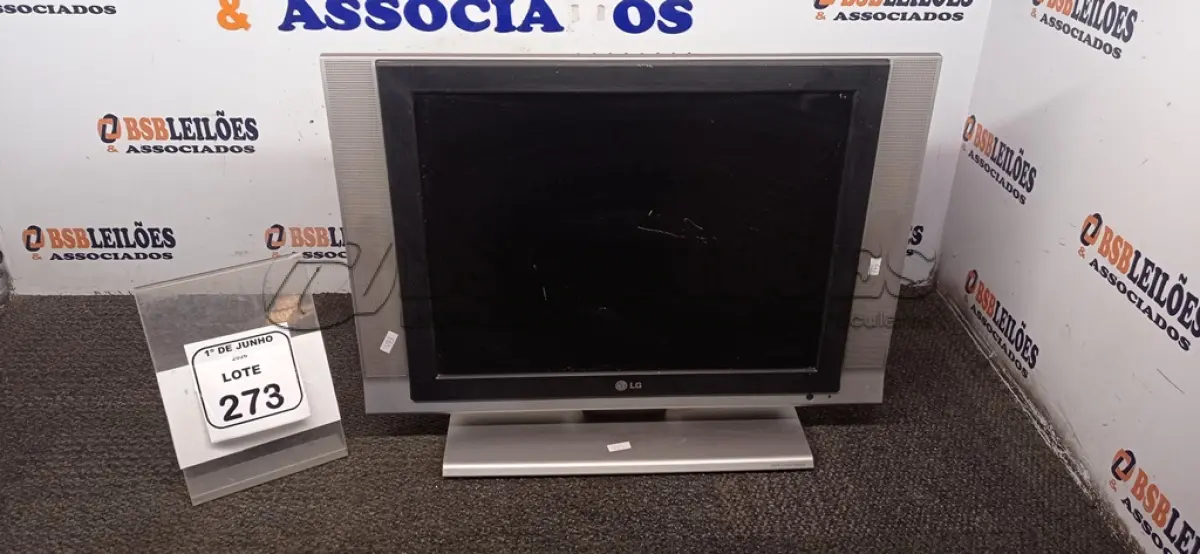 LOTE 273 - 01 TV 20’’ MARCA LG. (NO ESTADO) ATENÇÃO! FAZER A VISITAÇÃO ANTES DE ARREMATAR, NÃO SABEMOS SE FUNCIONA, LEILÃO NÃO TEM GARANTIA E NEM DEVOLUÇÃO, SUJEITO A POSSÍVEIS AVARIAS VISÍVEIS/OCULTAS E/OU AUSÊNCIA DE COMPONENTES.