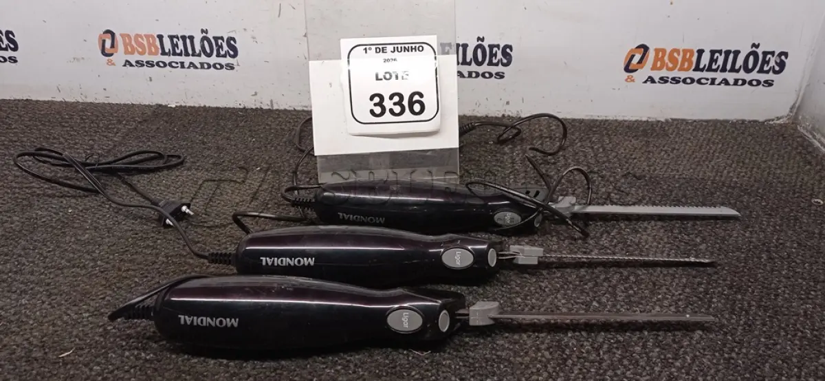 LOTE 336 - 03 FACAS ELÉTRICAS 220V MARCA MONDIAL. (NO ESTADO) ATENÇÃO! FAZER A VISITAÇÃO ANTES DE ARREMATAR, NÃO SABEMOS SE FUNCIONA, LEILÃO NÃO TEM GARANTIA E NEM DEVOLUÇÃO, SUJEITO A POSSÍVEIS AVARIAS VISÍVEIS/OCULTAS E/OU AUSÊNCIA DE COMPONENTES.