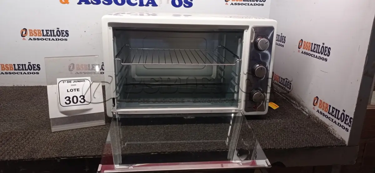 LOTE 303 - 01 FORNO 52L MODELO GRAND FAMILLY MARCA MONDIAL. (NO ESTADO) ATENÇÃO! FAZER A VISITAÇÃO ANTES DE ARREMATAR, NÃO SABEMOS SE FUNCIONA, LEILÃO NÃO TEM GARANTIA E NEM DEVOLUÇÃO, SUJEITO A POSSÍVEIS AVARIAS VISÍVEIS/OCULTAS E/OU AUSÊNCIA DE COMPONENTES.