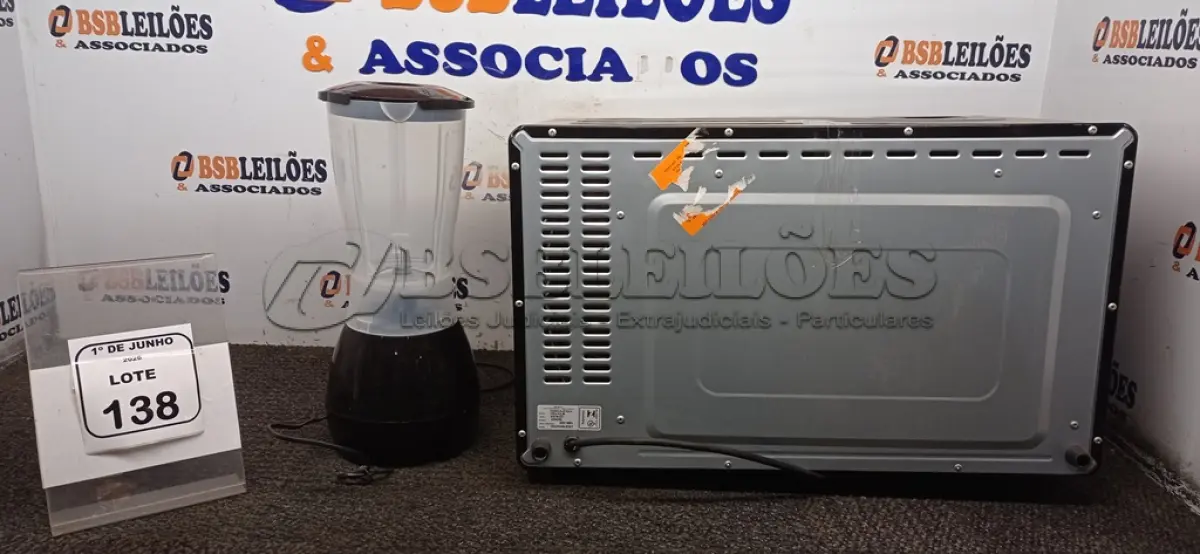 LOTE 138 - 01 FORNO 52L MODELO GRAND FAMILLY MARCA MONDIAL E 01 LIQUIDIFICADOR 220V MARCA MONDIAL. (NO ESTADO) ATENÇÃO! FAZER A VISITAÇÃO ANTES DE ARREMATAR, NÃO SABEMOS SE FUNCIONA, LEILÃO NÃO TEM GARANTIA E NEM DEVOLUÇÃO, SUJEITO A POSSÍVEIS AVARIAS VISÍVEIS/OCULTAS E/OU AUSÊNCIA DE COMPONENTES.