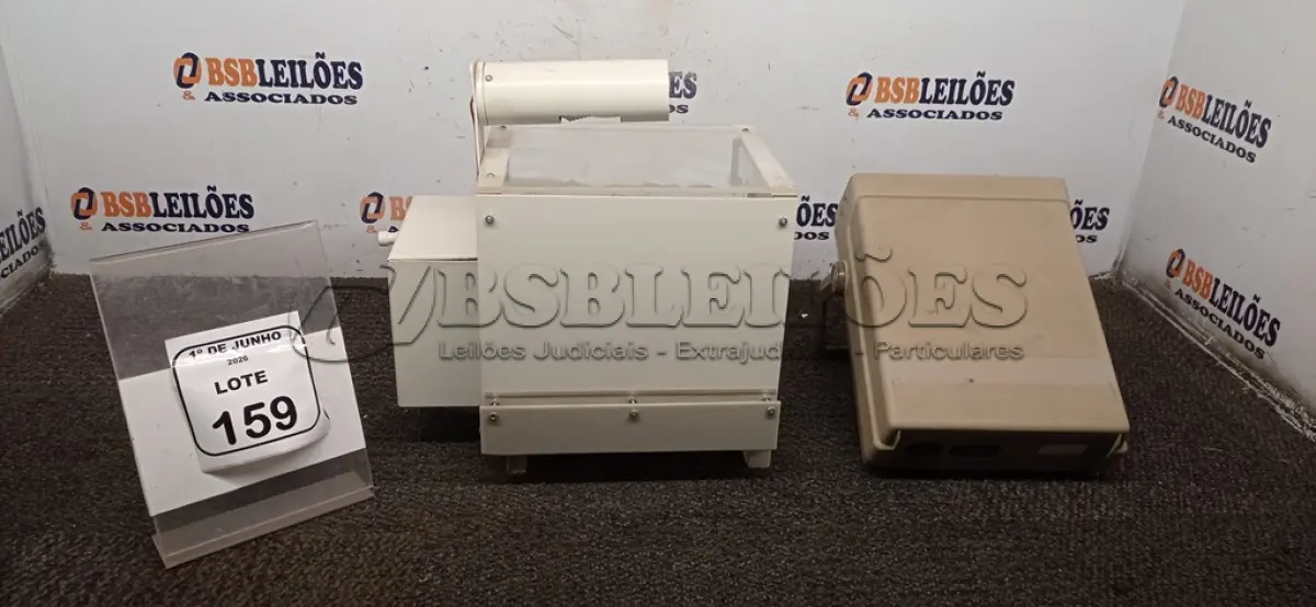 LOTE 159 - 01 MULTÍMETRO ANALÓGICOS MODELO MDM-8145 MARCA MINPA E 01 CAIXA DE CONDICIONAMENTO ANIMAL MODELO EP-102 COM PAINEL DE CONTROLE MODELO CS 0199 110V. (NO ESTADO) ATENÇÃO! FAZER A VISITAÇÃO ANTES DE ARREMATAR, NÃO SABEMOS SE FUNCIONA, LEILÃO NÃO TEM GARANTIA E NEM DEVOLUÇÃO, SUJEITO A POSSÍVEIS AVARIAS VISÍVEIS/OCULTAS E/OU AUSÊNCIA DE COMPONENTES.