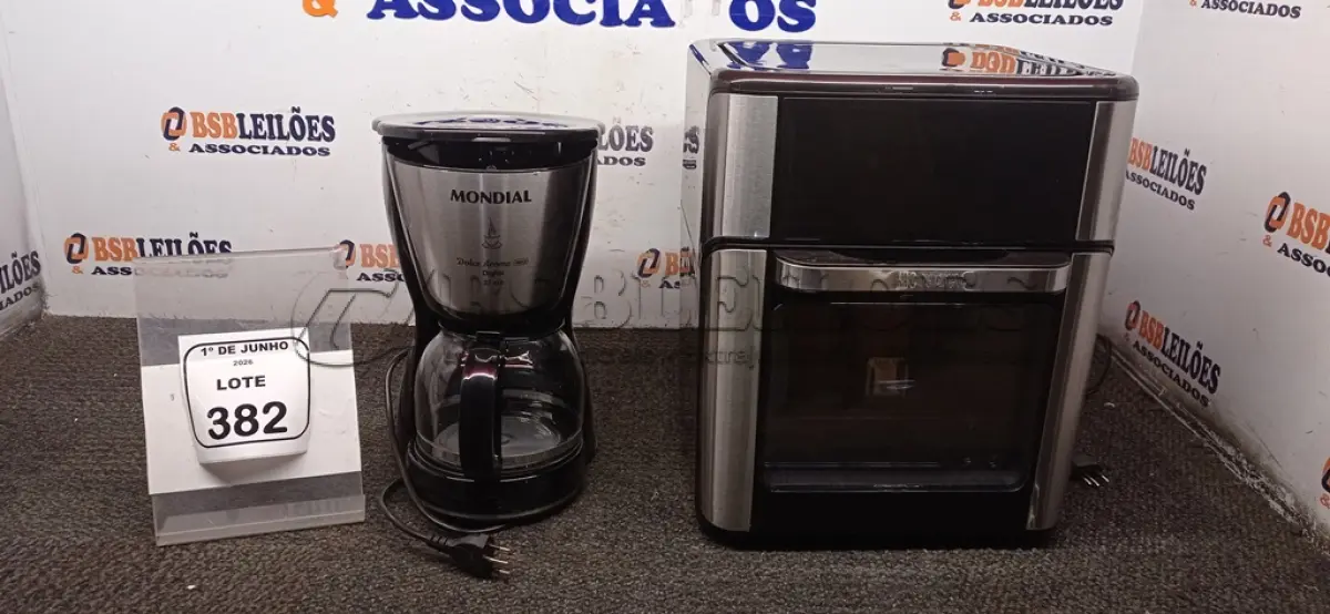 LOTE 382 - 01 AIR FRYER/FORNO 12L 220V MARCA MONDIAL E 01 CAFETERIA 220V MARCA MONDIAL. (NO ESTADO) ATENÇÃO! FAZER A VISITAÇÃO ANTES DE ARREMATAR, NÃO SABEMOS SE FUNCIONA, LEILÃO NÃO TEM GARANTIA E NEM DEVOLUÇÃO, SUJEITO A POSSÍVEIS AVARIAS VISÍVEIS/OCULTAS E/OU AUSÊNCIA DE COMPONENTES.
