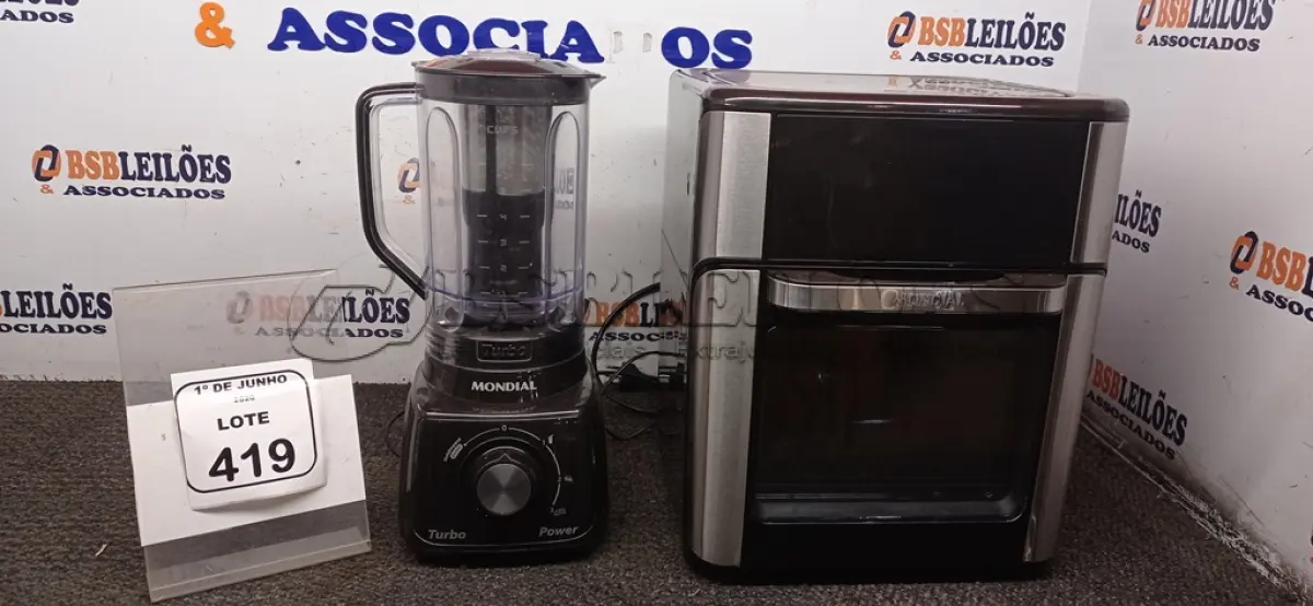 LOTE 419 - 01 AIR FRYER/FORNO 12L 220V MARCA MONDIAL E 01 LIQUIDIFICADOR 220V MARCA MONDIAL. (NO ESTADO) ATENÇÃO! FAZER A VISITAÇÃO ANTES DE ARREMATAR, NÃO SABEMOS SE FUNCIONA, LEILÃO NÃO TEM GARANTIA E NEM DEVOLUÇÃO, SUJEITO A POSSÍVEIS AVARIAS VISÍVEIS/OCULTAS E/OU AUSÊNCIA DE COMPONENTES.