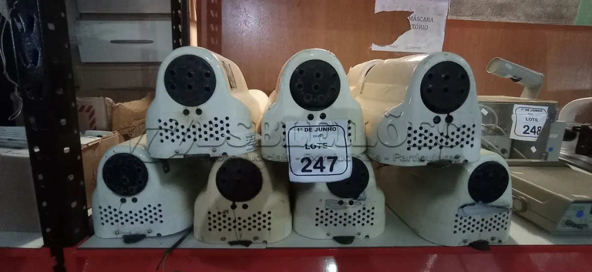 LOTE 247 - 14 SECADORES DE MÃO. (NO ESTADO) ATENÇÃO! FAZER A VISITAÇÃO ANTES DE ARREMATAR, NÃO SABEMOS SE FUNCIONA, LEILÃO NÃO TEM GARANTIA E NEM DEVOLUÇÃO, SUJEITO A POSSÍVEIS AVARIAS VISÍVEIS/OCULTAS E/OU AUSÊNCIA DE COMPONENTES.
