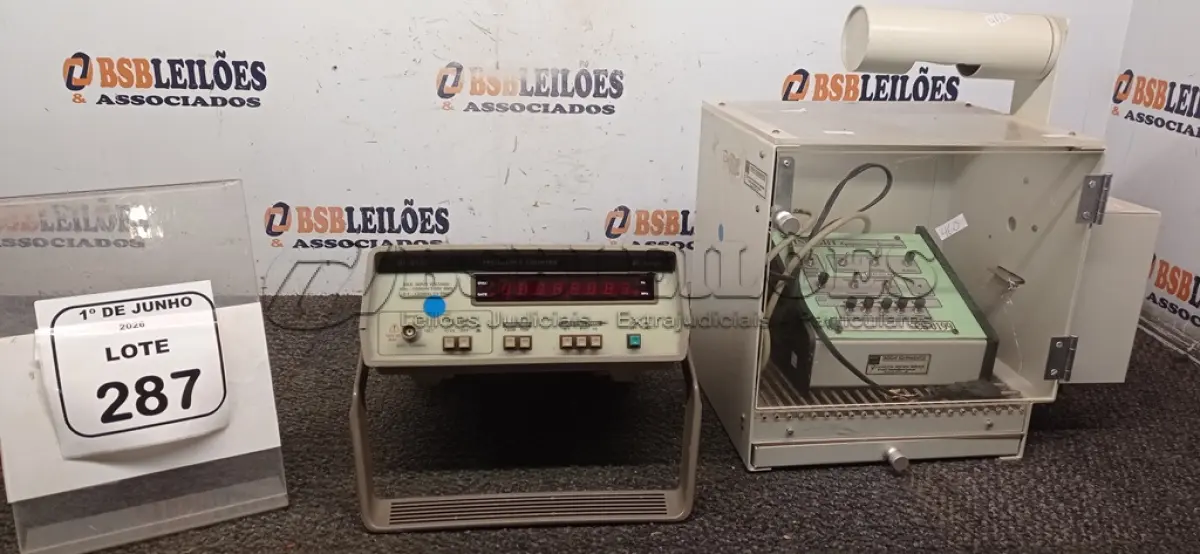 LOTE 287 - 01 FREQUENCÍMETRO MODELO MF-6120 MARCA MINIPA E 01 CAIXA DE CONDICIONAMENTO ANIMAL MODELO EP-102 COM PAINEL DE CONTROLE 110V. (NO ESTADO) ATENÇÃO! FAZER A VISITAÇÃO ANTES DE ARREMATAR, NÃO SABEMOS SE FUNCIONA, LEILÃO NÃO TEM GARANTIA E NEM DEVOLUÇÃO, SUJEITO A POSSÍVEIS AVARIAS VISÍVEIS/OCULTAS E/OU AUSÊNCIA DE COMPONENTES.