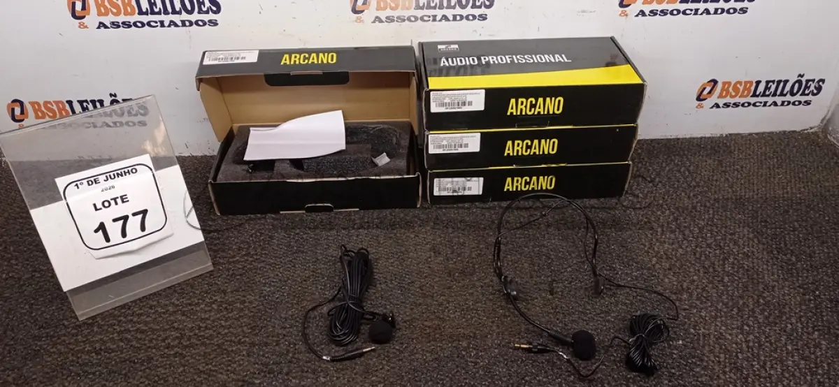 LOTE 177 - 04 MICROFONES AURICULAR COM MICROFONE DE LAPELA MODELO LA500 MARCA ARCANO. (NO ESTADO) ATENÇÃO! FAZER A VISITAÇÃO ANTES DE ARREMATAR, NÃO SABEMOS SE FUNCIONA, LEILÃO NÃO TEM GARANTIA E NEM DEVOLUÇÃO, SUJEITO A POSSÍVEIS AVARIAS VISÍVEIS/OCULTAS E/OU AUSÊNCIA DE COMPONENTES.