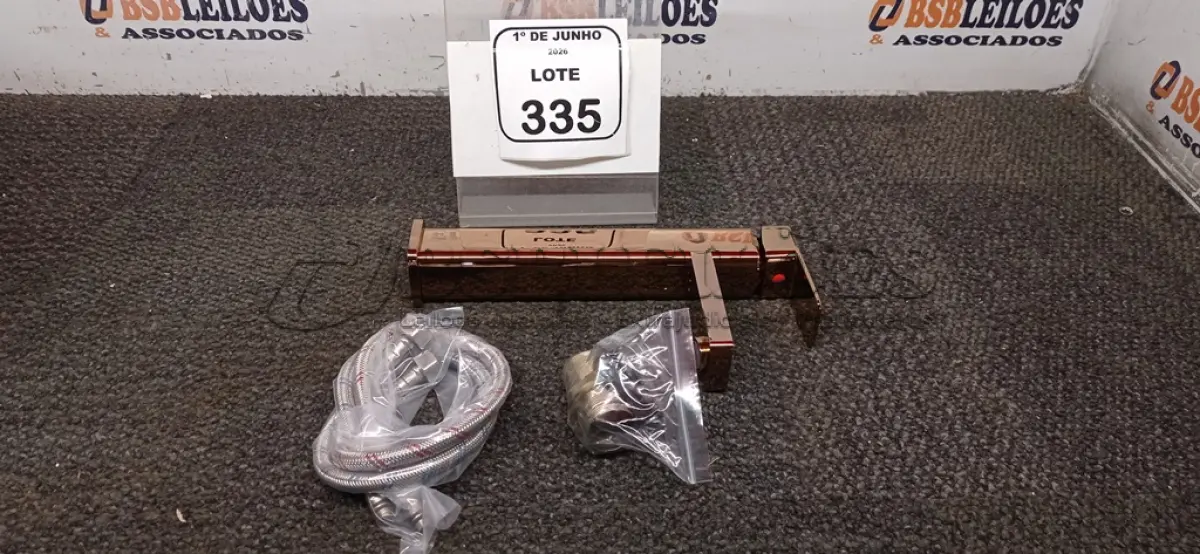 LOTE 335 - 01 TORNEIRA MISTURADOR MARCA PRIZI COM ACESSÓRIOS. (NO ESTADO) ATENÇÃO! FAZER A VISITAÇÃO ANTES DE ARREMATAR, NÃO SABEMOS SE FUNCIONA, LEILÃO NÃO TEM GARANTIA E NEM DEVOLUÇÃO, SUJEITO A POSSÍVEIS AVARIAS VISÍVEIS/OCULTAS E/OU AUSÊNCIA DE COMPONENTES.