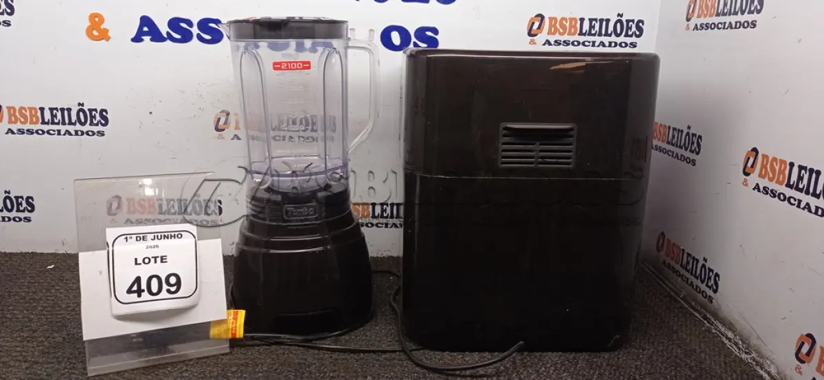 LOTE 409 - 01 AIR FRYER/FORNO 12L 220V MARCA MONDIAL E 01 LIQUIDIFICADOR 220V MARCA MONDIAL. (NO ESTADO) ATENÇÃO! FAZER A VISITAÇÃO ANTES DE ARREMATAR, NÃO SABEMOS SE FUNCIONA, LEILÃO NÃO TEM GARANTIA E NEM DEVOLUÇÃO, SUJEITO A POSSÍVEIS AVARIAS VISÍVEIS/OCULTAS E/OU AUSÊNCIA DE COMPONENTES.