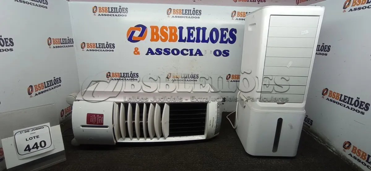 LOTE 440 - 02 CLIMATIZADORES DE AR MARCAS CADENCE E ELECTROLUX. (NO ESTADO) ATENÇÃO! FAZER A VISITAÇÃO ANTES DE ARREMATAR, NÃO SABEMOS SE FUNCIONA, LEILÃO NÃO TEM GARANTIA E NEM DEVOLUÇÃO, SUJEITO A POSSÍVEIS AVARIAS VISÍVEIS/OCULTAS E/OU AUSÊNCIA DE COMPONENTES.