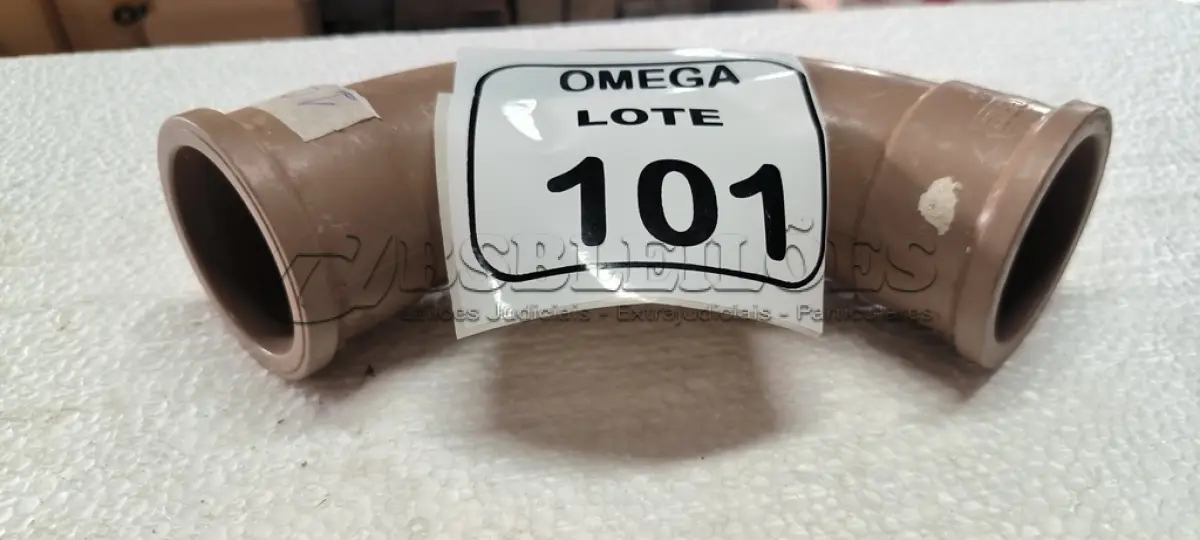 LOTE 101 - 01 CURVA CURTA 90º SOLD. Ø 60 - PVC MARROM. (NO ESTADO EM QUE SE ENCONTRA. SUJEITO A AVARIAS OCULTAS/VISÍVEIS.)