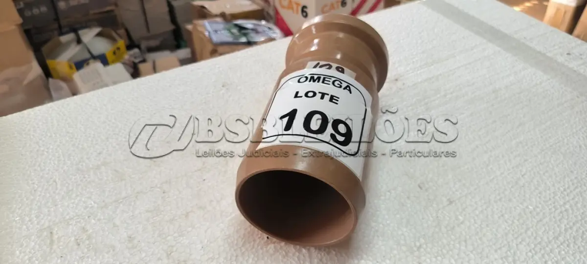 LOTE 109 - 01 REDUÇÃO COM ANEL Ø 110 X 75MM - PVC MARROM. (NO ESTADO EM QUE SE ENCONTRA. SUJEITO A AVARIAS OCULTAS/VISÍVEIS.)