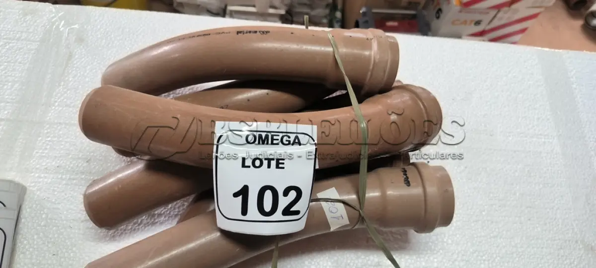 LOTE 102 - 06 CURVAS CURTAS 45º SOLD. Ø 60 - PVC MARROM. (NO ESTADO EM QUE SE ENCONTRA. SUJEITO A AVARIAS OCULTAS/VISÍVEIS.)