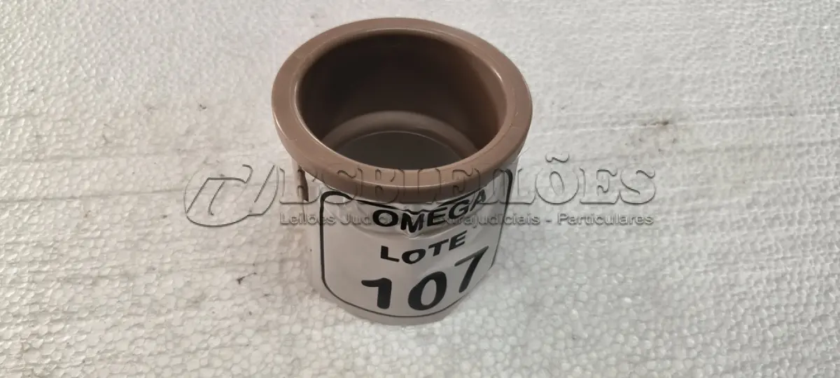 LOTE 107 - 01 REDUÇÃO COM ANEL Ø 85 X 75MM - PVC MARROM. (NO ESTADO EM QUE SE ENCONTRA. SUJEITO A AVARIAS OCULTAS/VISÍVEIS.)