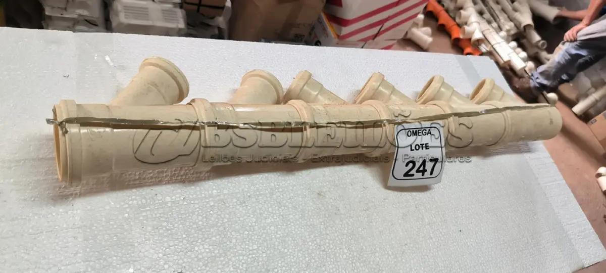 LOTE 247 - 06 JUNÇÕES "Y" PVC SOLD. COM REDUÇÃO - Ø 75 X 50MM. (NO ESTADO EM QUE SE ENCONTRA. SUJEITO A AVARIAS OCULTAS/VISÍVEIS.)