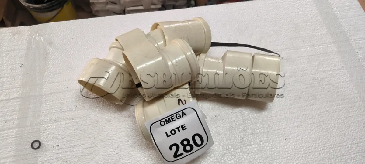 LOTE 280 - 07 REDUÇÕES EXCÊNTRICAS - PVC SOLD. - Ø 100 X 75MM. (NO ESTADO EM QUE SE ENCONTRA. SUJEITO A AVARIAS OCULTAS/VISÍVEIS.)