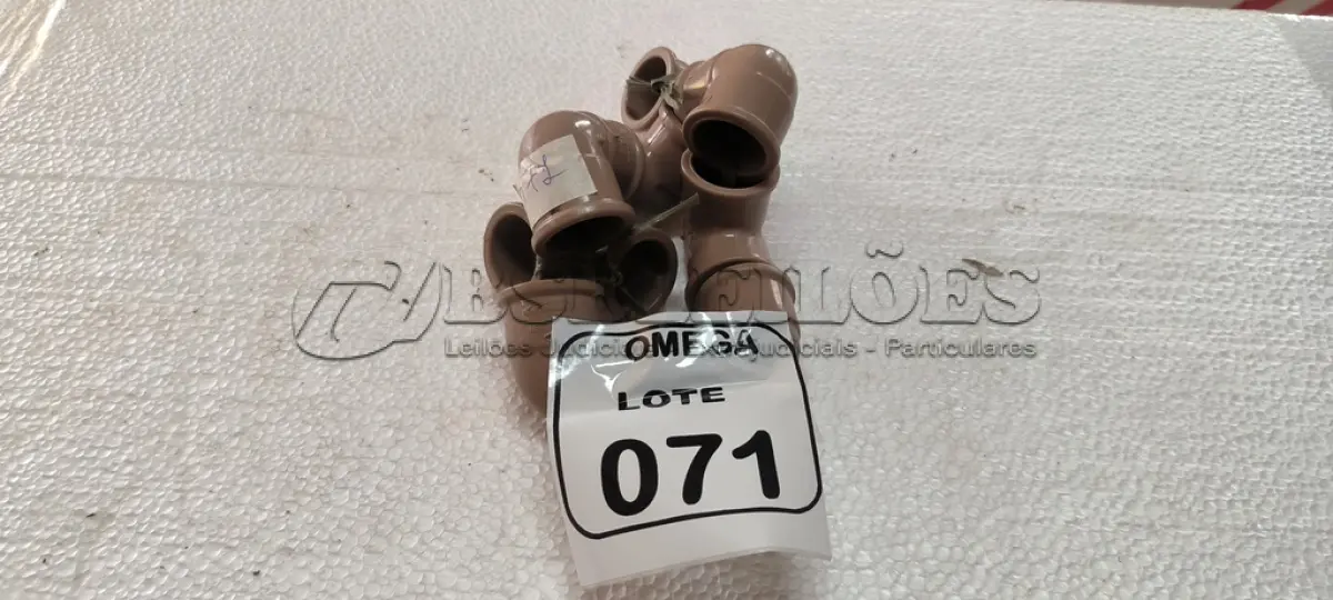 LOTE 071 - 08 JOELHOS 90º SOLD. Ø 32MM - PVC MARROM. (NO ESTADO EM QUE SE ENCONTRA. SUJEITO A AVARIAS OCULTAS/VISÍVEIS.)
