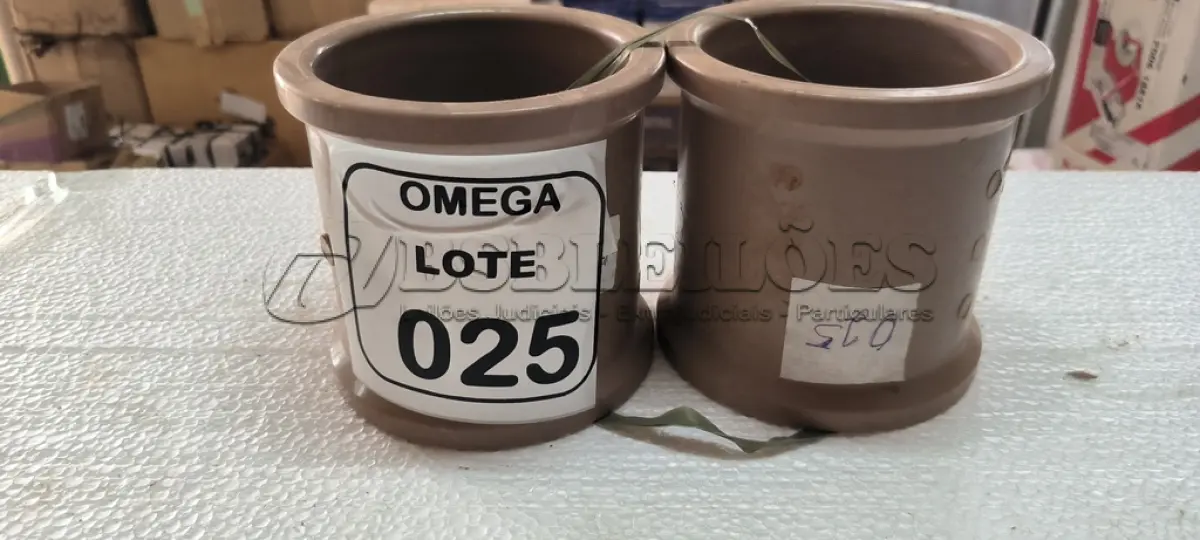LOTE 025 - 02 LUVAS SOLDÁVEIS Ø 75MM - PVC MARROM. (NO ESTADO EM QUE SE ENCONTRA. SUJEITO A AVARIAS OCULTAS/VISÍVEIS.)
